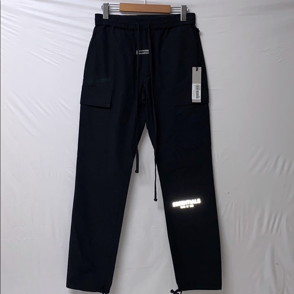 Essentials black nylon cargo pants 🥵